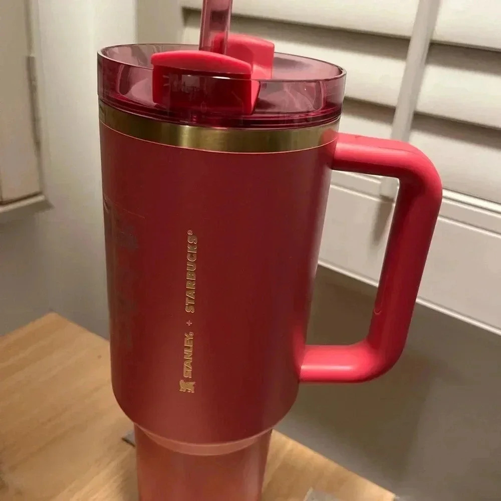 starbucks x Stanley pink Holidays 2024 40 oz stainless steel tumbler - Picture 2 of 2